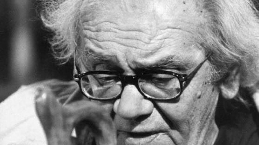 Svezak sjećanja: Izet Sarajlić – “Dok je istorija trajala šta sam ja radio? Prosto volio tebe…”